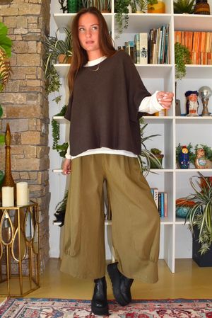 Bennie Quirky Barrel Pant Deep Olive Pin Stripe